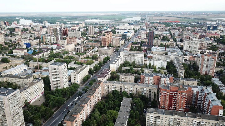 В Ростове-на-Дону ремонтируют многоэтажку, пострадавшую в результате атаки БПЛА