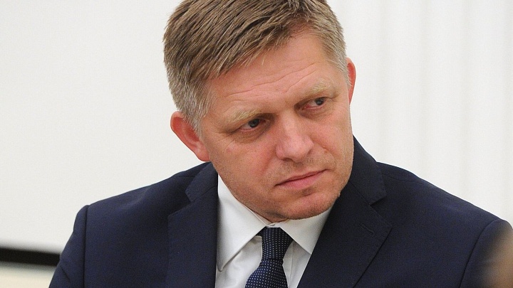 Фицо выступил против полного запрета поставок энергоресурсов из России в ЕС